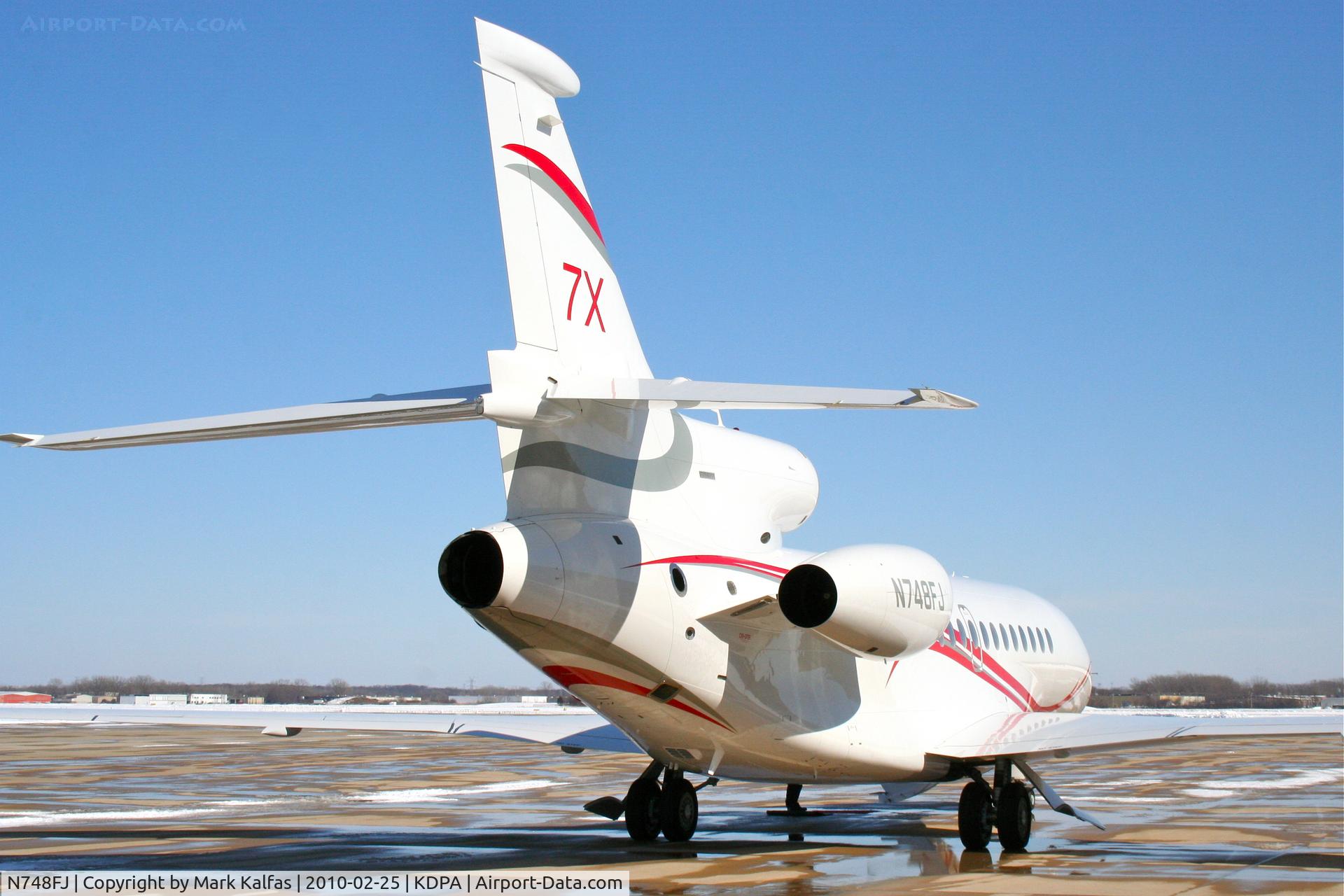 N748FJ, 2008 Dassault Falcon 7X C/N 48, Dassault Aviation FALCON 7X, N748FJ, on the ramp at KDPA after a demo flight.