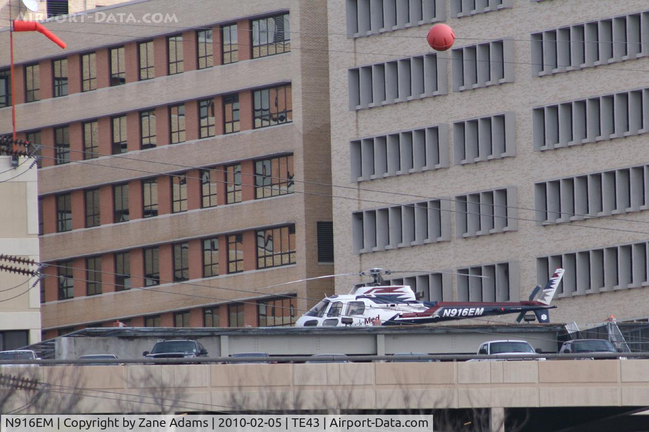 N916EM, 2004 Eurocopter AS-350B-2 Ecureuil C/N 3835, At Parkland Memorial Hopspital - Dallas, TX