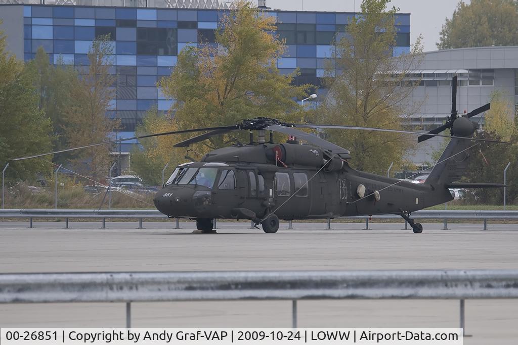 00-26851, 2000 Sikorsky UH-60L Black Hawk C/N 70-2505, US Army-Sikorsky Black Hawk