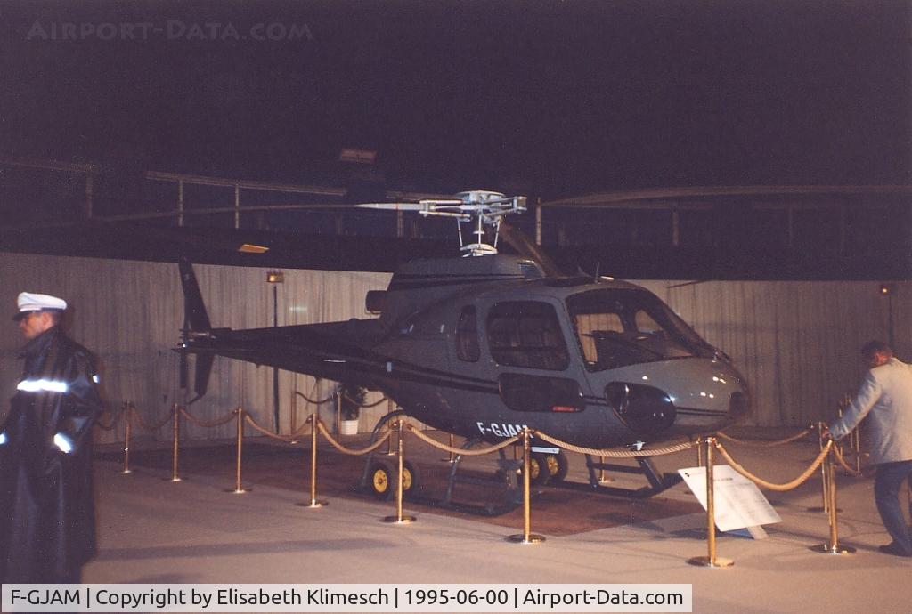 F-GJAM, Eurocopter AS-350BA Ecureuil C/N 1866, at Monaco - Espace Fontvieille