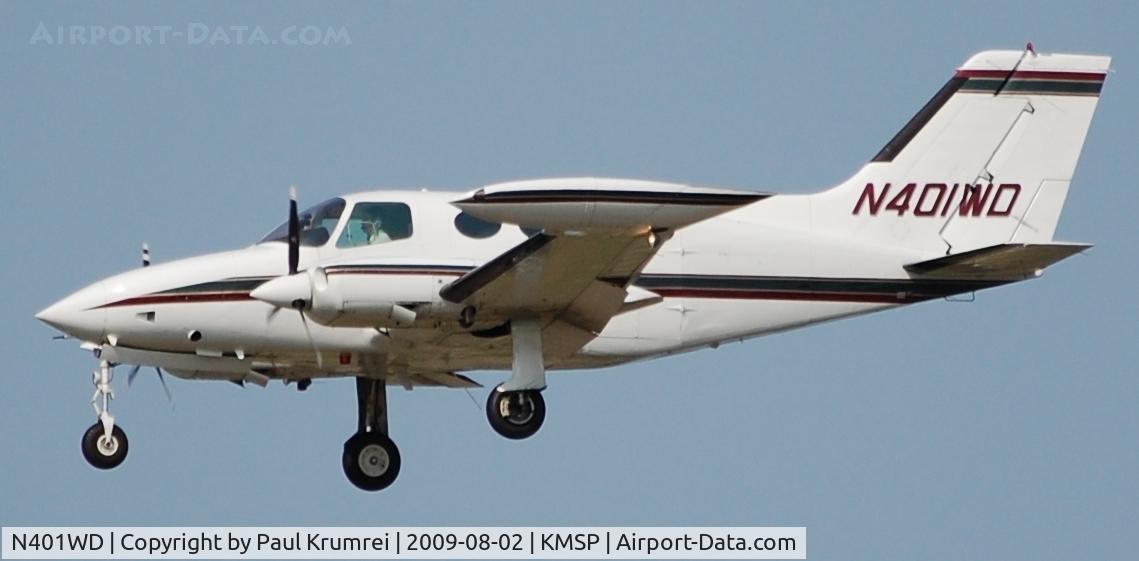 N401WD, 1969 Cessna 401A C/N 401A0011, Landing at MSP