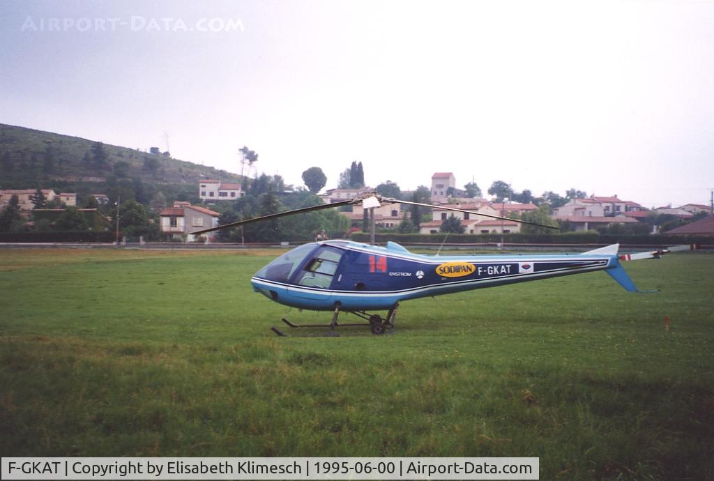 F-GKAT, 1980 Enstrom 280C Shark C/N 1200, in Levens