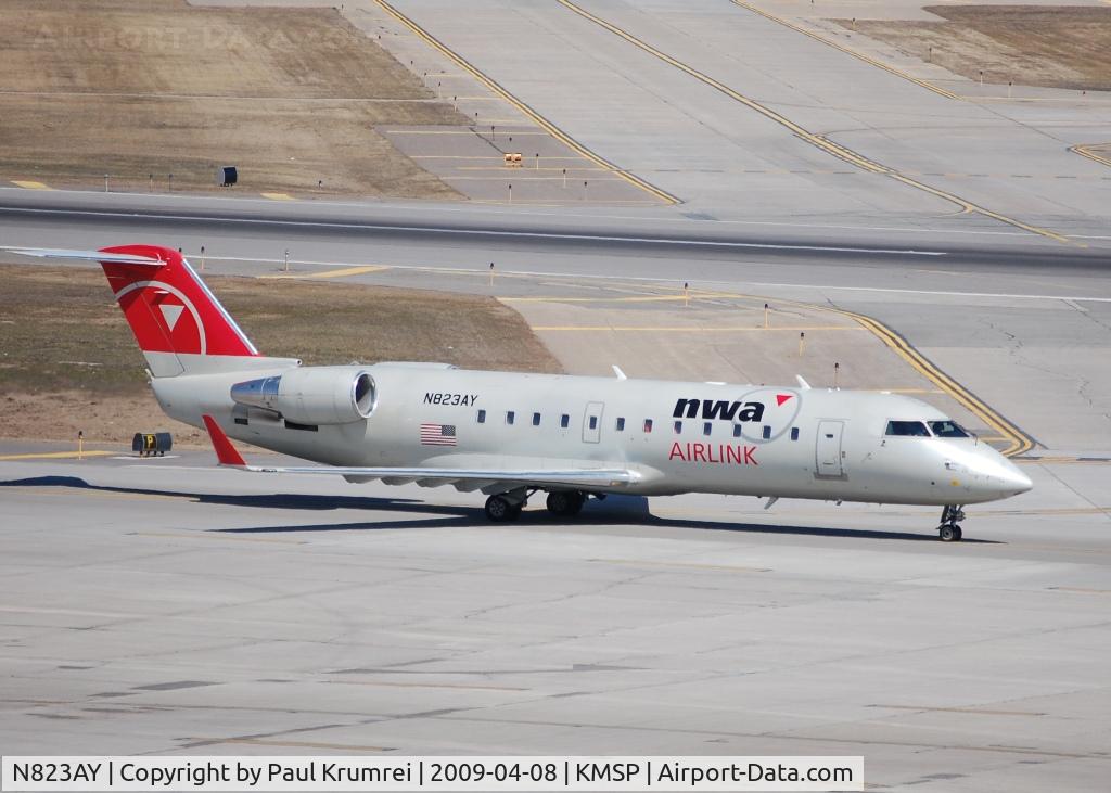 N823AY, 2005 Bombardier CRJ-200ER (CL-600-2B19) C/N 8023, Minneapolis International Airport