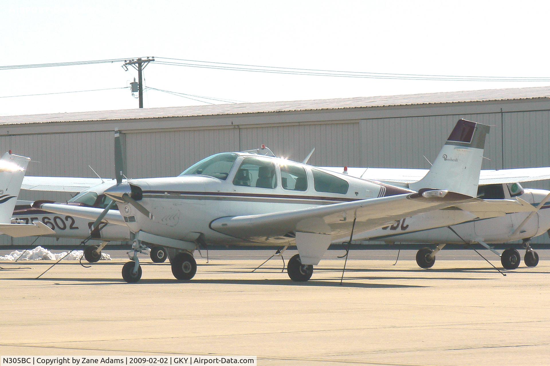 N305BC, 1982 Beech F33A Bonanza C/N CE-993, At Arlington Municipal