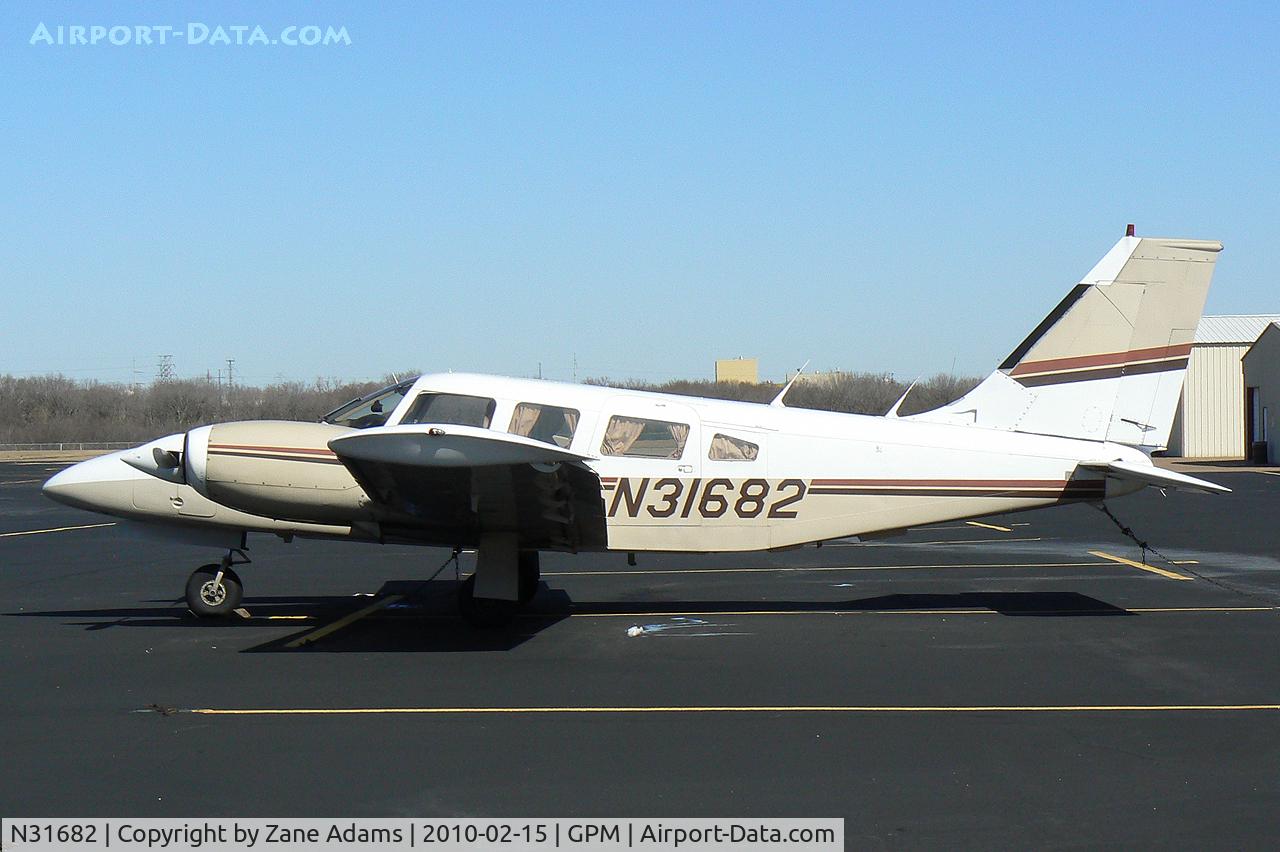 N31682, 1978 Piper PA-34-200T C/N 34-7870259, At Grand Prairie Municpal