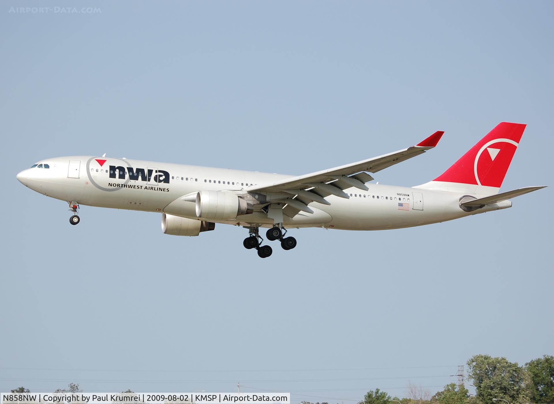 N858NW, 2006 Airbus A330-223 C/N 0718, Minneapolis International Airport