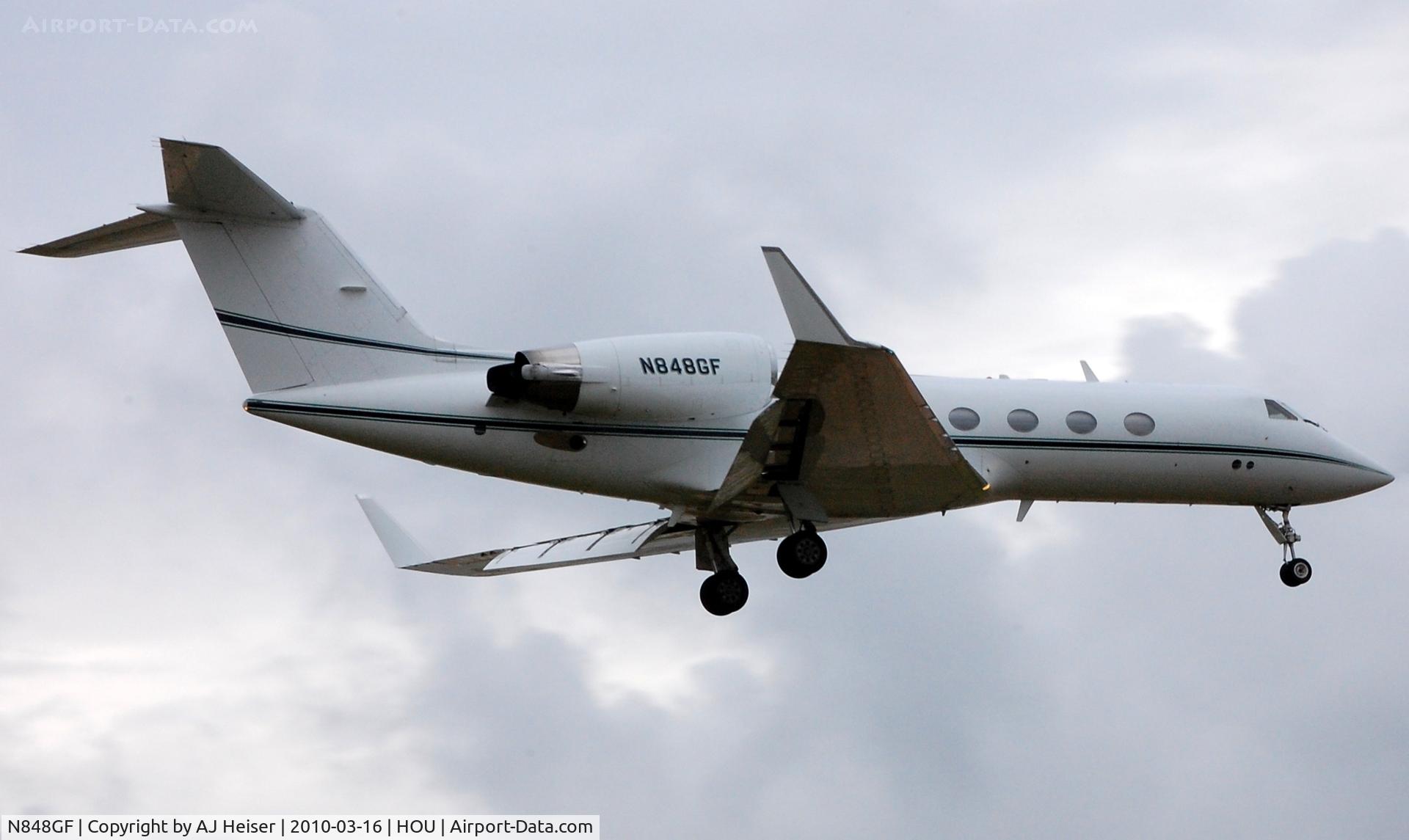 N848GF, 1989 Gulfstream Aerospace G-IV C/N 1107, Over the numbers rwy 12R