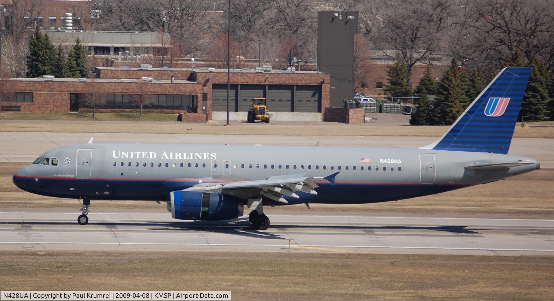 N428UA, 1995 Airbus A320-232 C/N 523, Minneapolis International Airport