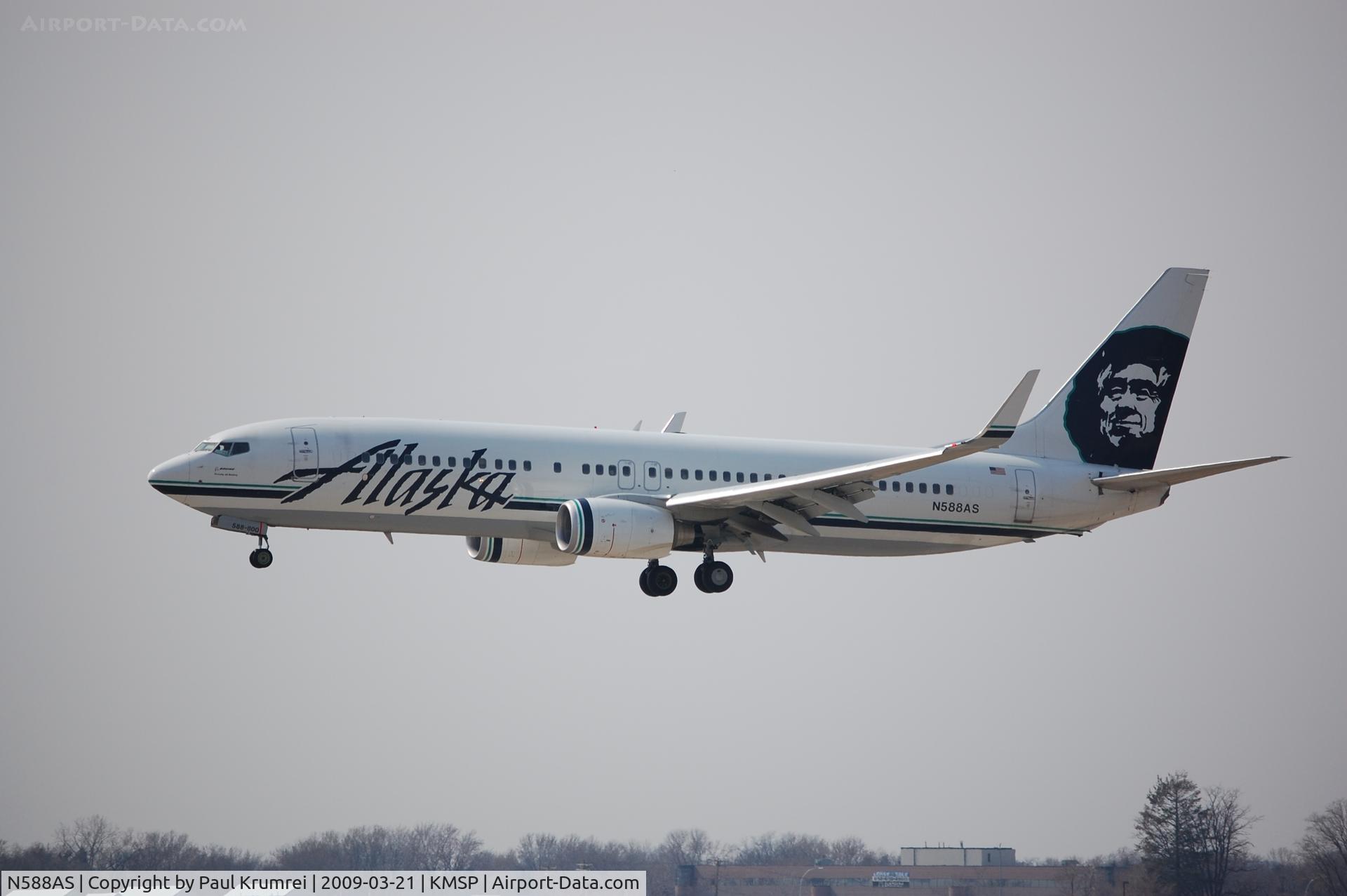 N588AS, 2007 Boeing 737-890 C/N 35685, Minneapolis International Airport