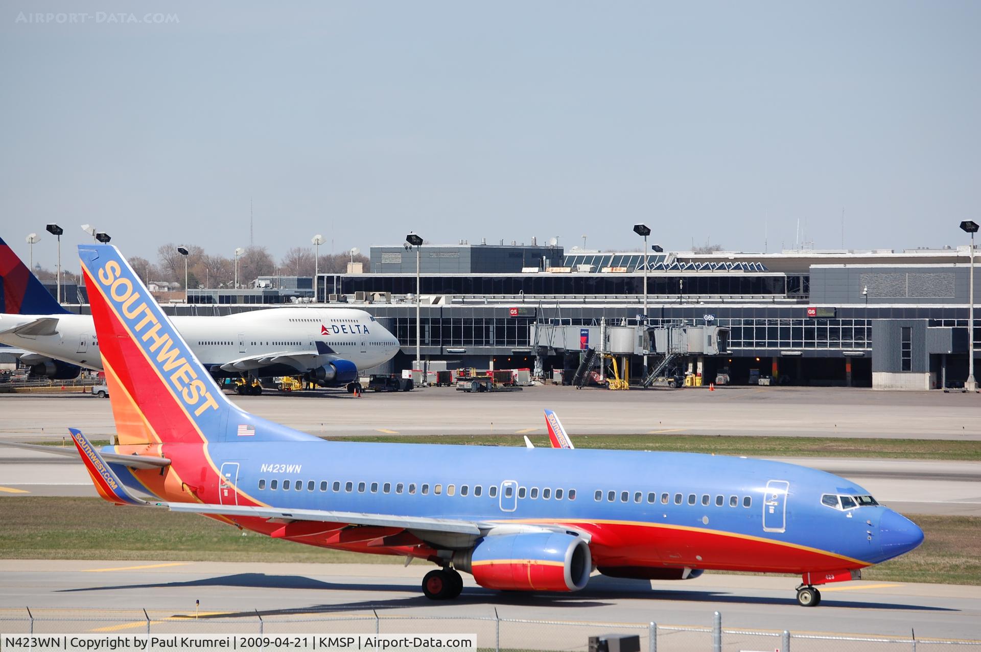 N423WN, 2002 Boeing 737-7H4 C/N 29827, Minneapolis International Airport