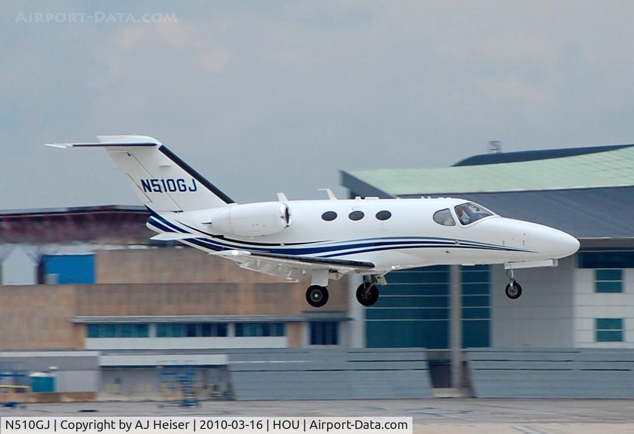 N510GJ, 2008 Cessna 510 Citation Mustang Citation Mustang C/N 510-0083, Over the numbers rwy 17