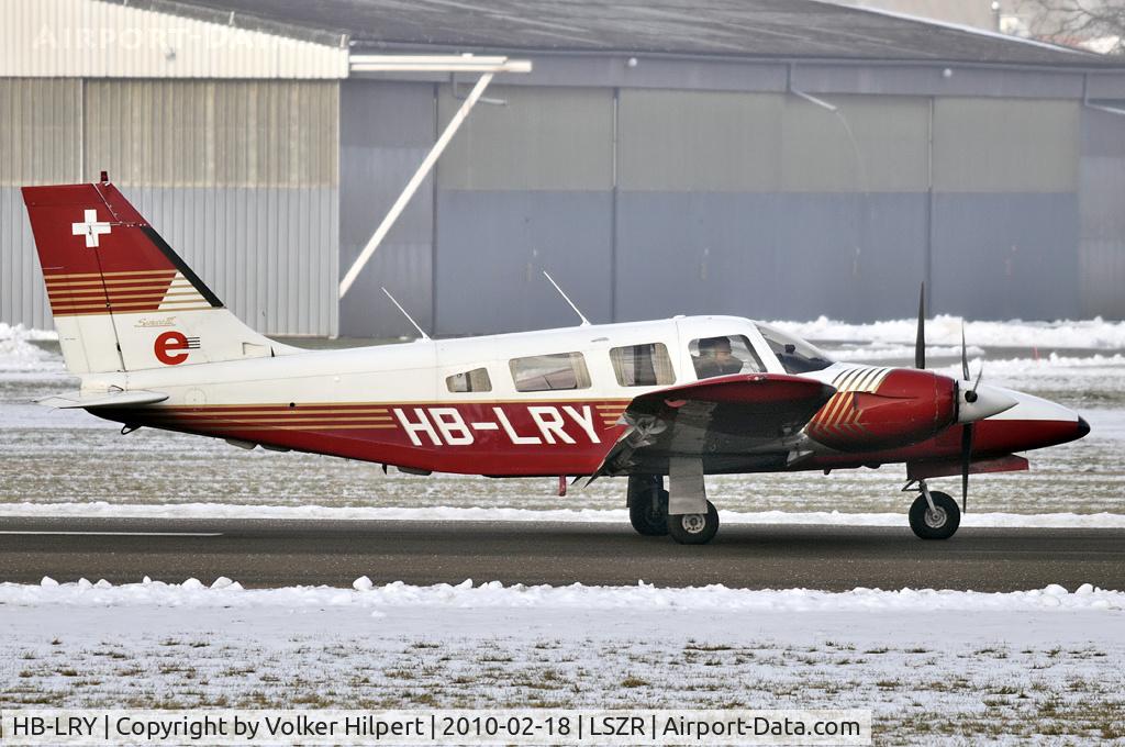 HB-LRY, 1988 Piper PA-34-220T Seneca III C/N 34-33132, at ach