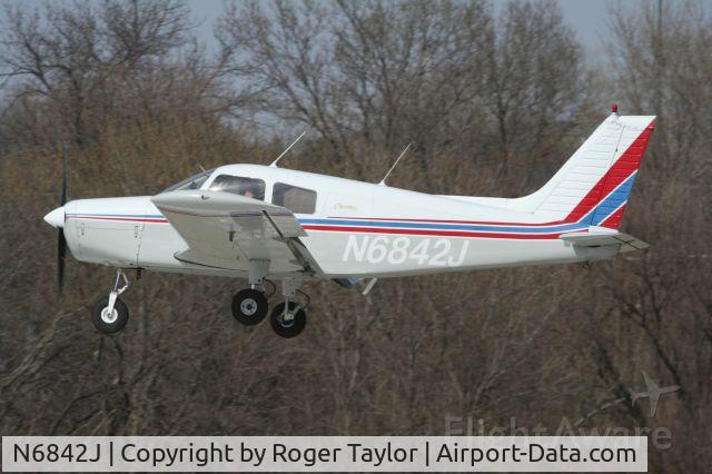 N6842J, 1976 Piper PA-28-140 C/N 28-7625245, 1976 Cherokee 140