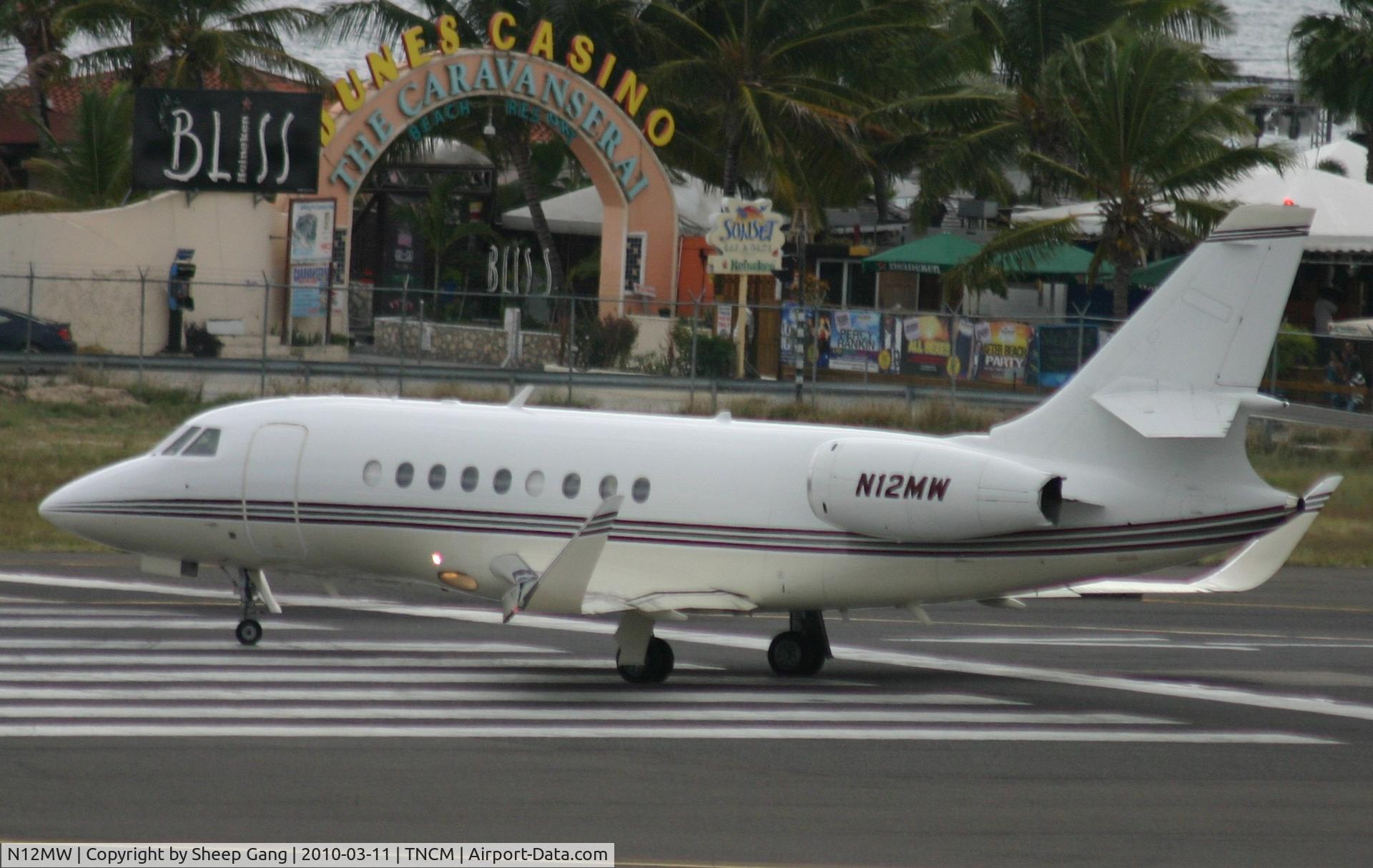 N12MW, 1999 Dassault Falcon 2000 C/N 97, N12MW at the tresh hold for take off