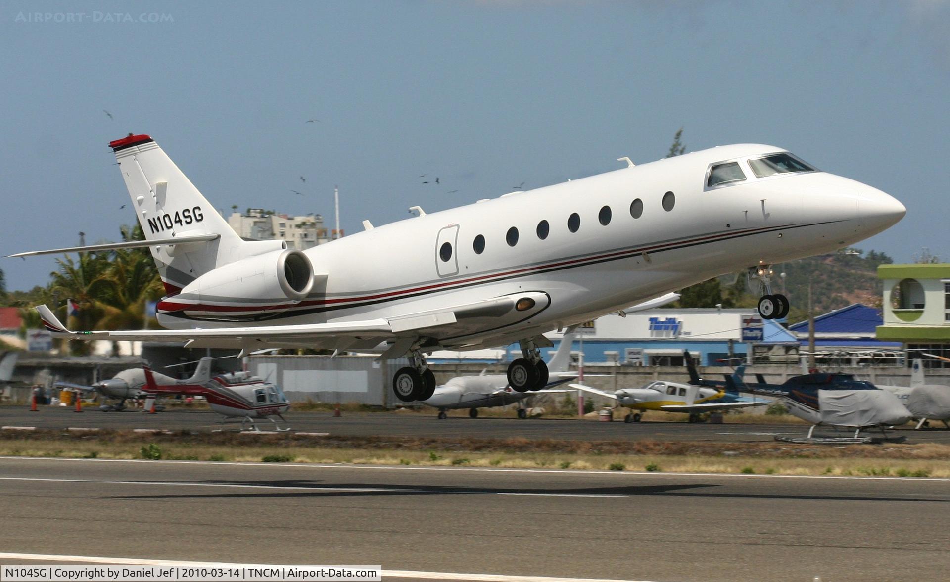 N104SG, Israel Aerospace Industries Gulfstream 200 C/N 212, N104SG departing TNCM runway 10
