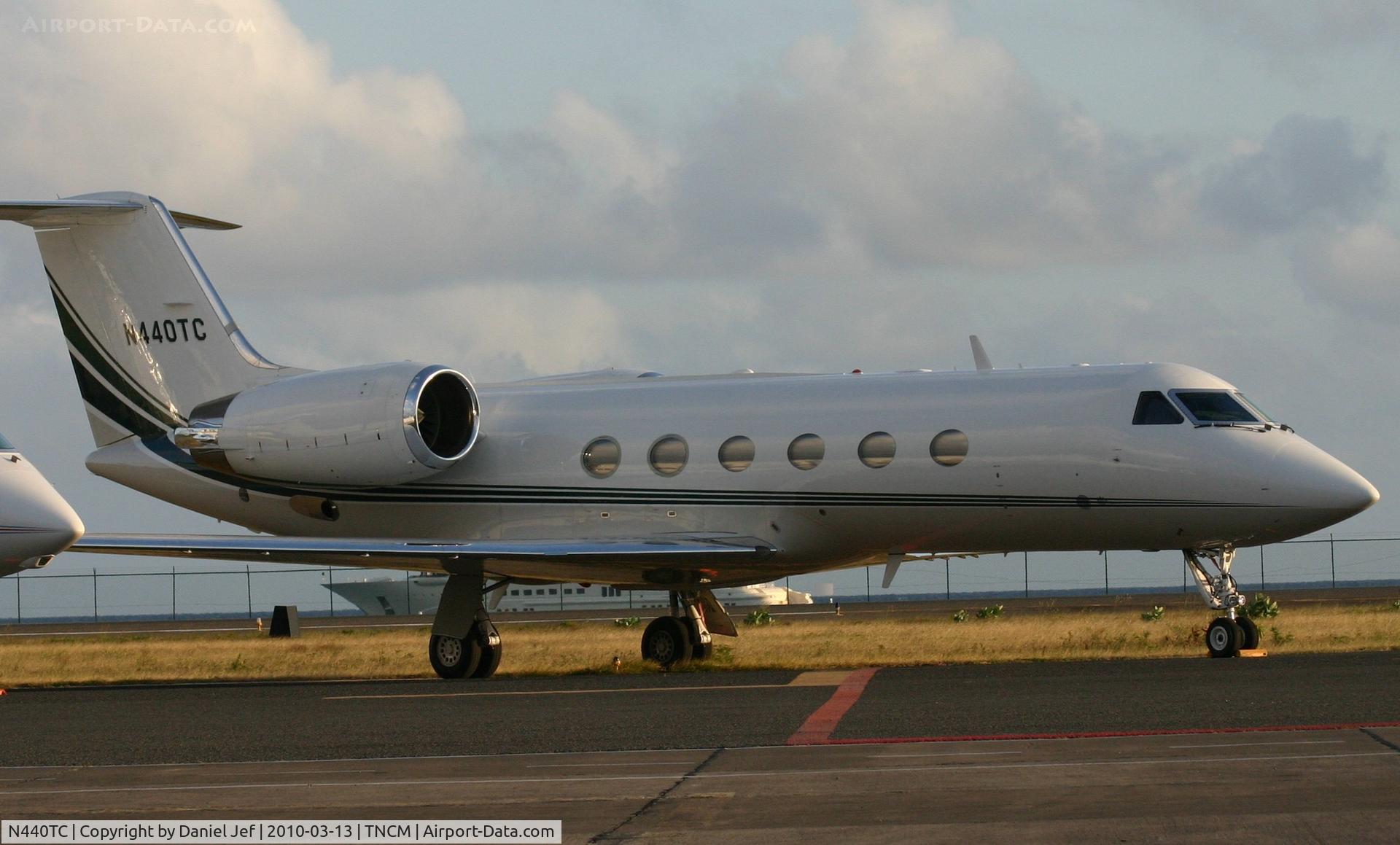 N440TC, 1989 Gulfstream Aerospace G-IV C/N 1115, N440TC park at the main ramp tncm