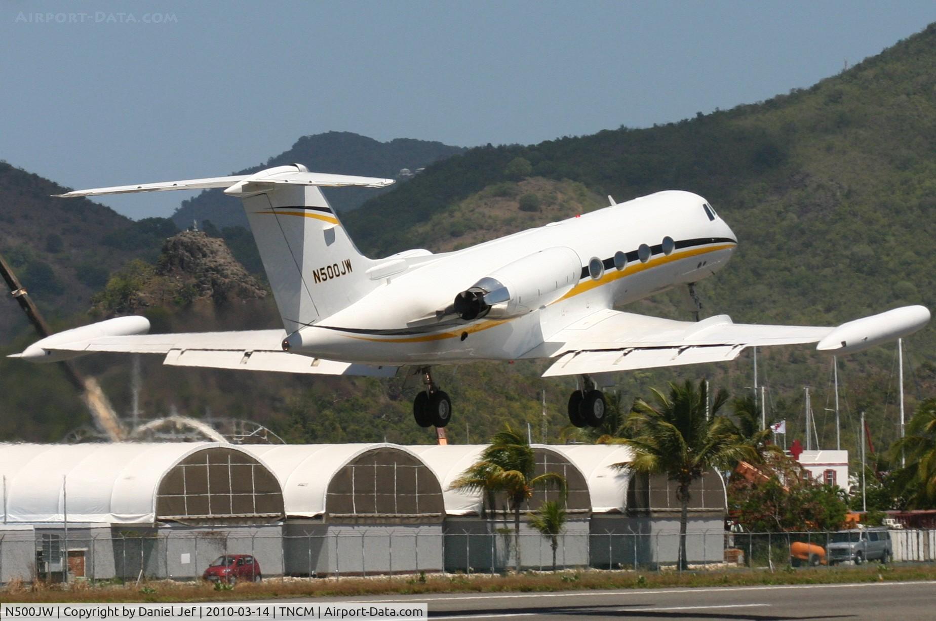 N500JW, 1978 Grumman G-1159 Gulfstream II-TT C/N 234, N500JW departing TNCM