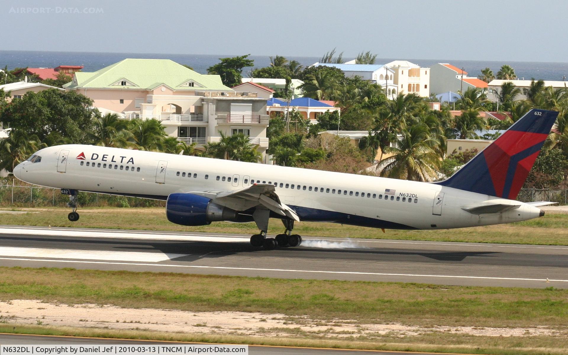 N632DL, 1987 Boeing 757-232 C/N 23613, Delta N632DL landing at TNCM