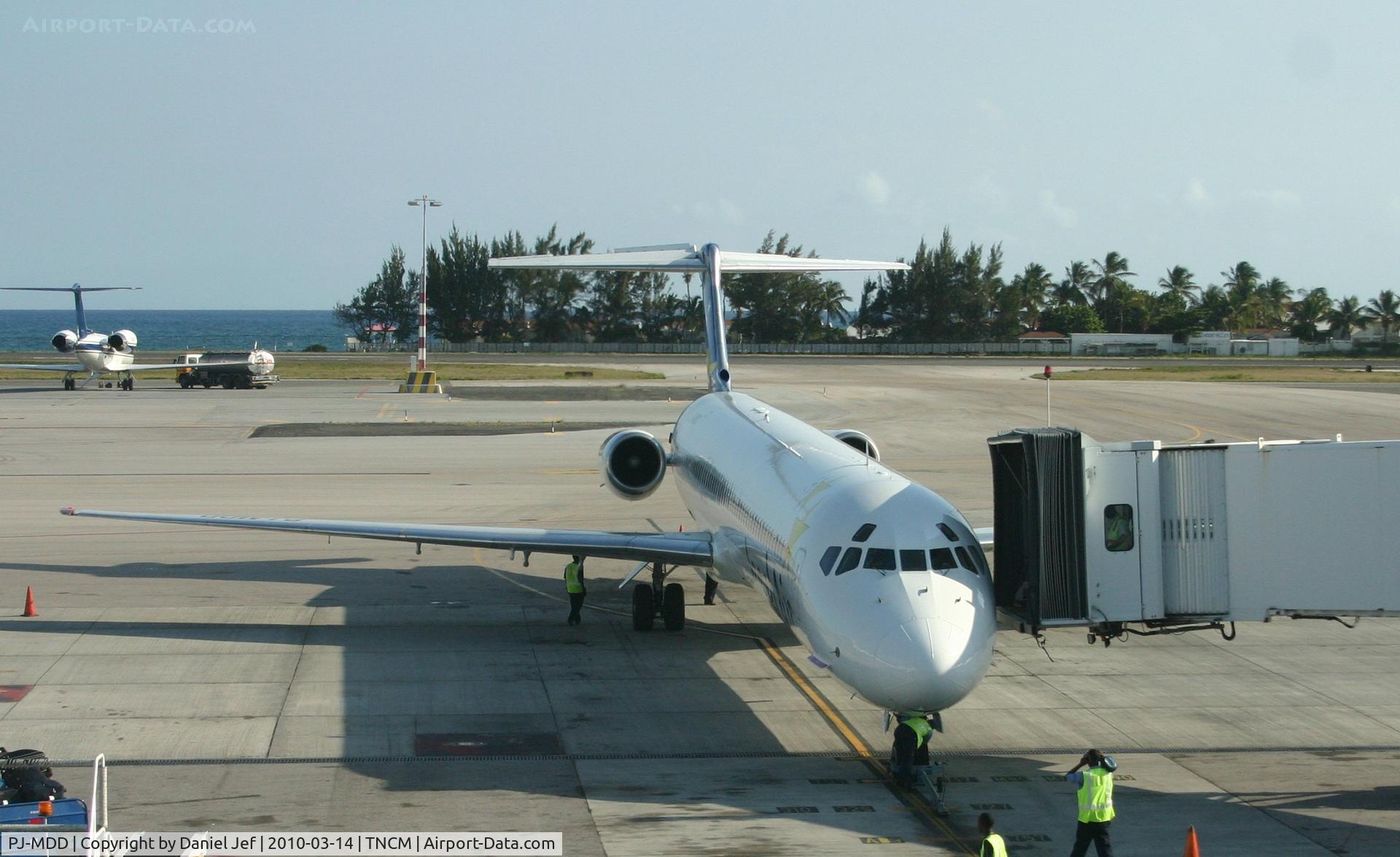 PJ-MDD, 1990 McDonnell Douglas MD-82 (DC-9-82) C/N 49972, Insel air at the gates at TNCM