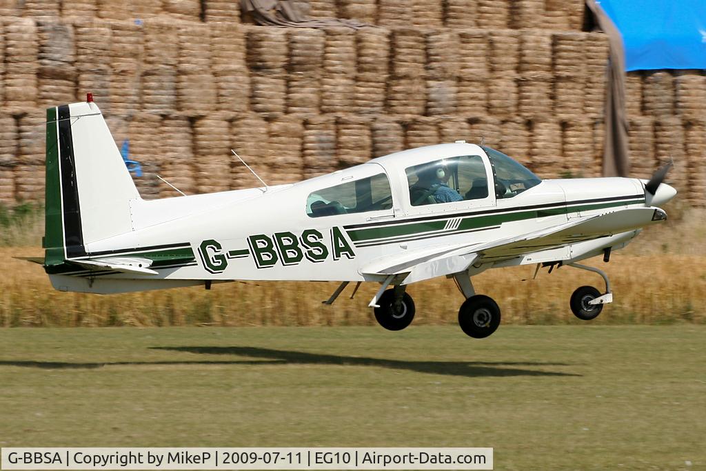 G-BBSA, 1974 Grumman American AA-5 Traveler C/N AA5-0472, Inbound on 11 at Breighton.