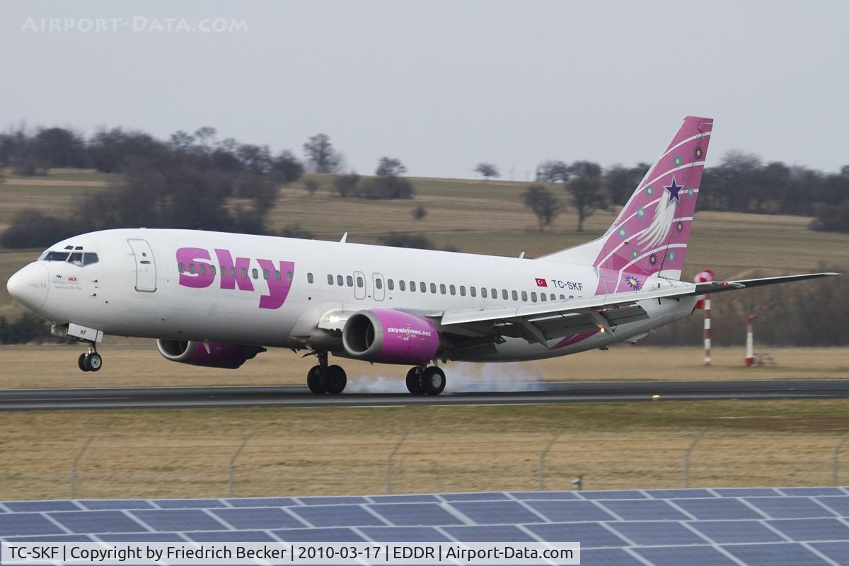 TC-SKF, 1993 Boeing 737-4Q8 C/N 26291/2513, touchdown