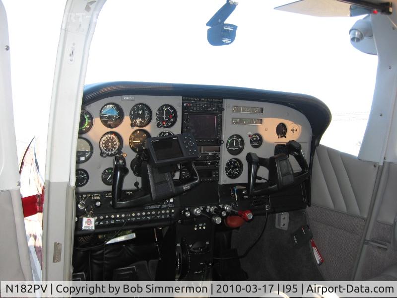 N182PV, 1975 Cessna 182P Skylane C/N 18263869, Beautiful panel