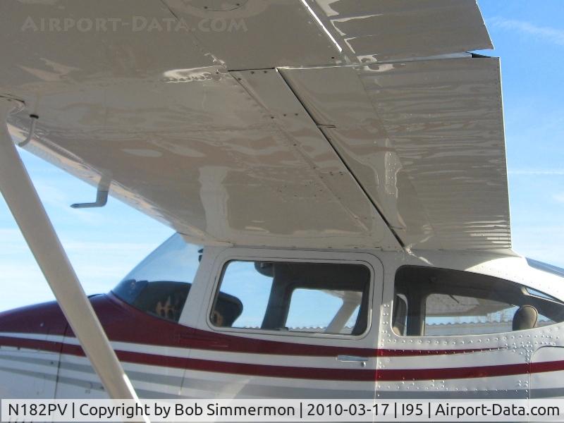 N182PV, 1975 Cessna 182P Skylane C/N 18263869, Flap gap seals