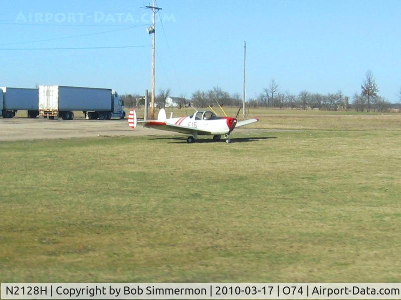N2128H, 1946 Erco 415C Ercoupe C/N 2751, Parked near the restaurant at Mount Victory, Ohio