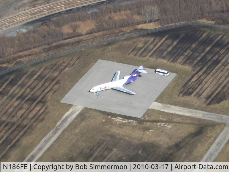 N186FE, 1966 Boeing 727-22 C/N 18872, Retired FedEx 727 at the fire training center on Walbridge Rd. SE of Toledo, Ohio