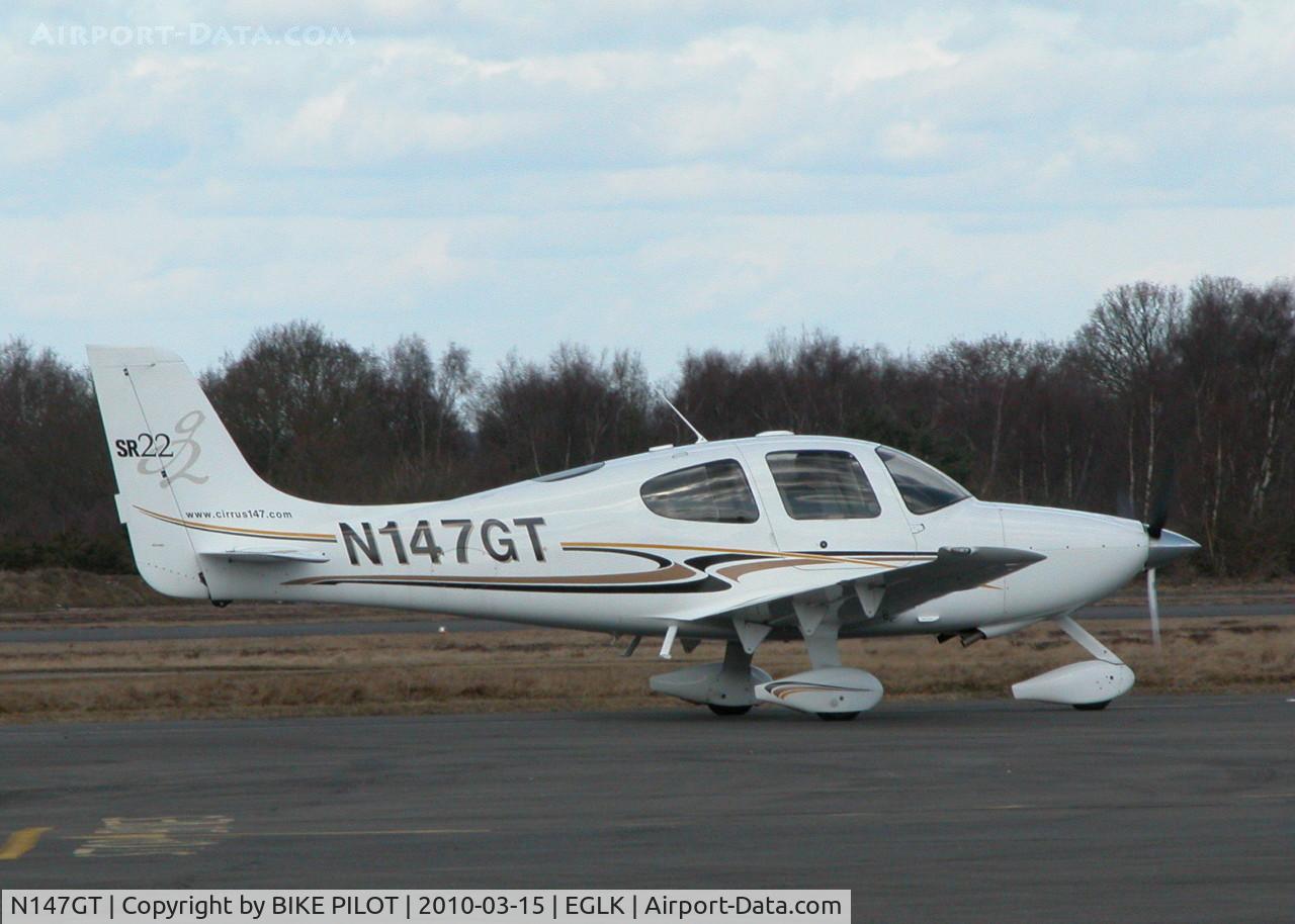 N147GT, 2004 Cirrus SR22 G2 C/N 1069, DENHAM BASED SR22 TAXYING OUT TO DEPART WITH SR22 N147LK
