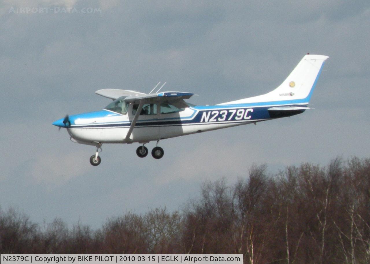 N2379C, 1978 Cessna R182 Skylane RG C/N R18200170, VISITING A/C FINALS RWY 25
