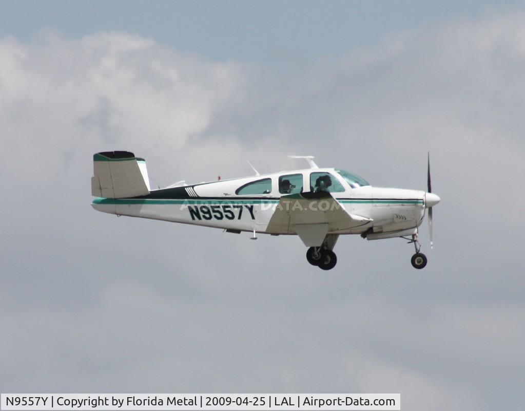 N9557Y, 1962 Beech P35 Bonanza C/N D-7030, Beech P35