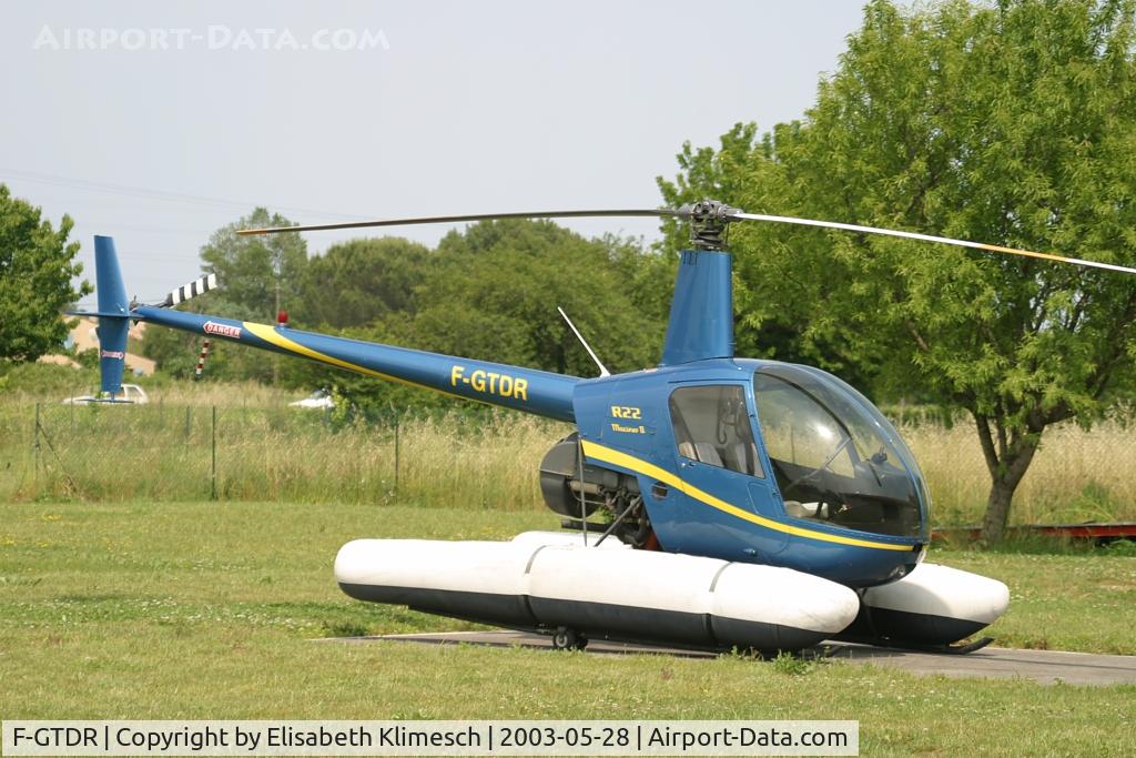 F-GTDR, Robinson R 22 MARINER C/N 2604M, in Grimaud