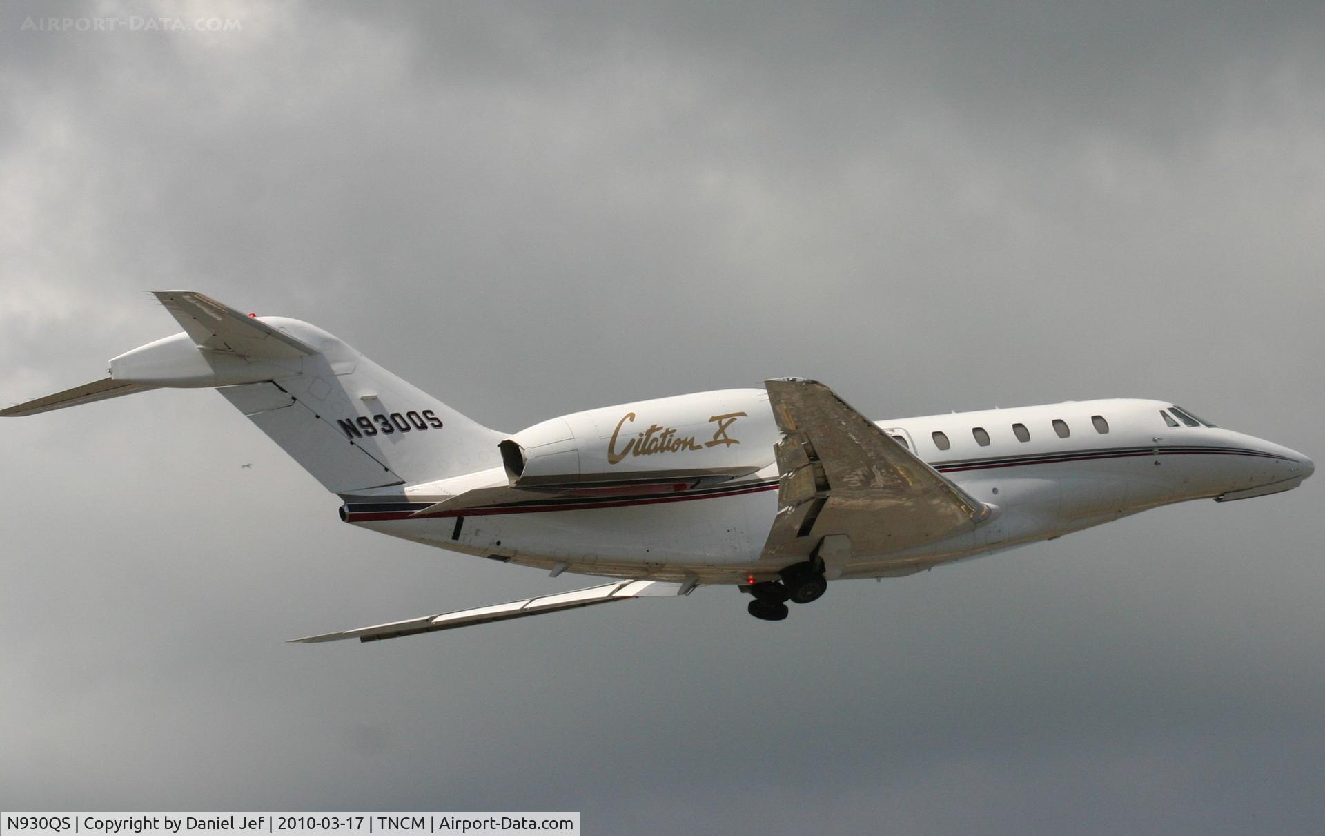 N930QS, 2000 Cessna 750 Citation X C/N 750-0130, N930QS departing TNCM