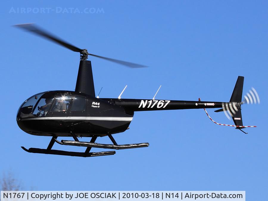 N1767, Robinson R44 II C/N 12796, Flying at N14