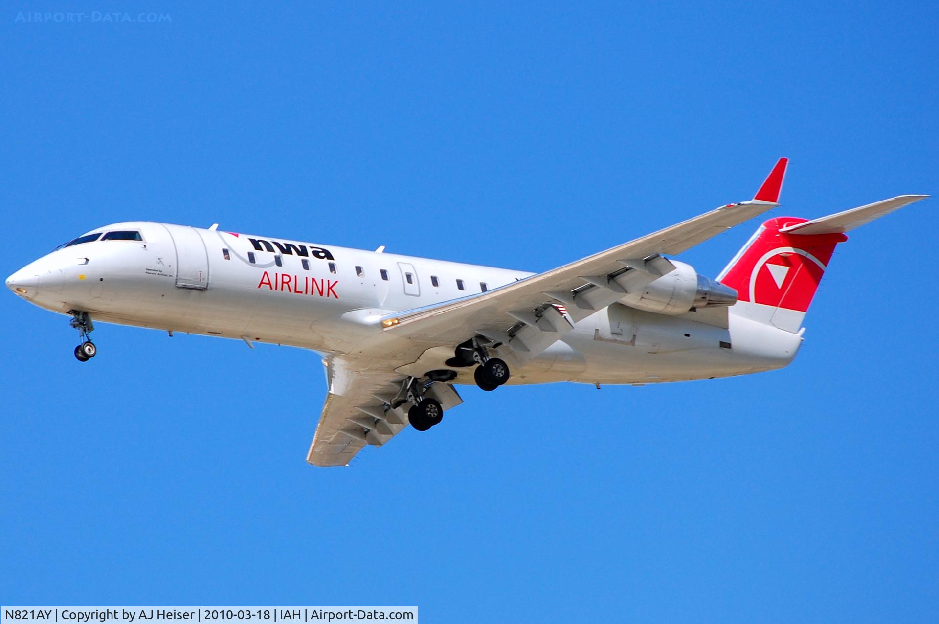 N821AY, 2005 Bombardier CRJ-200LR (CL-600-2B19) C/N 8021, FLG4107 from MEM