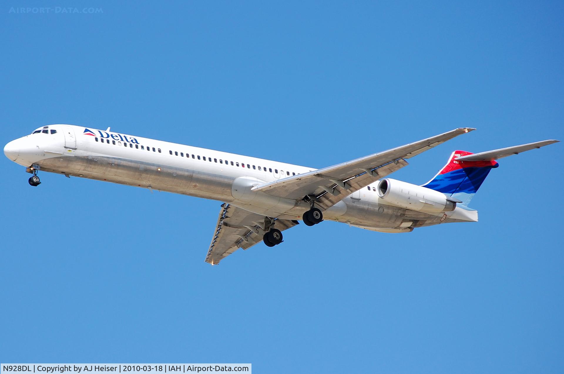 N928DL, 1988 McDonnell Douglas MD-88 C/N 49715, DAL1279 from ATL