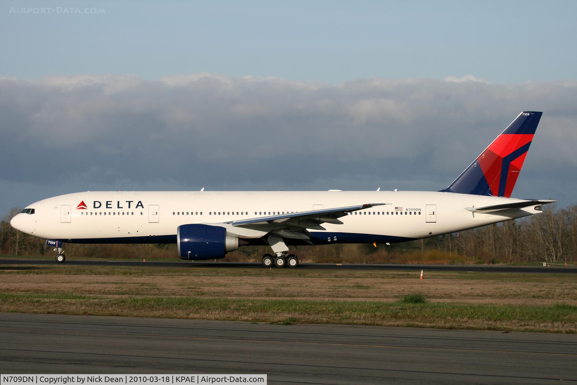 N709DN, 2010 Boeing 777-232/LR C/N 40559, KPAE Boeing 74 taxying for the departure off of 34L