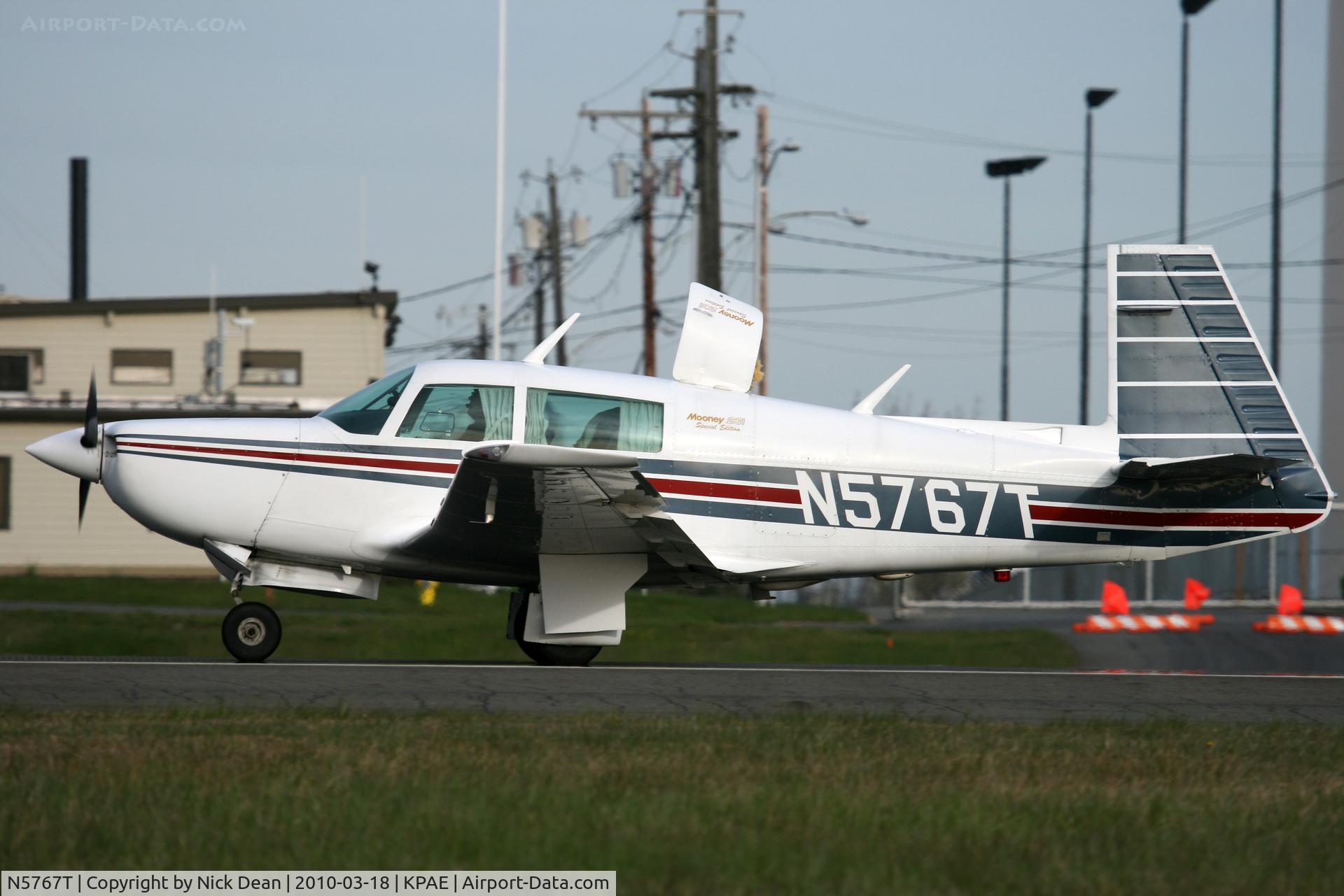 N5767T, 1984 Mooney M20K C/N 25-0838, KPAE A rapid return to the field after the baggage door came open on departure