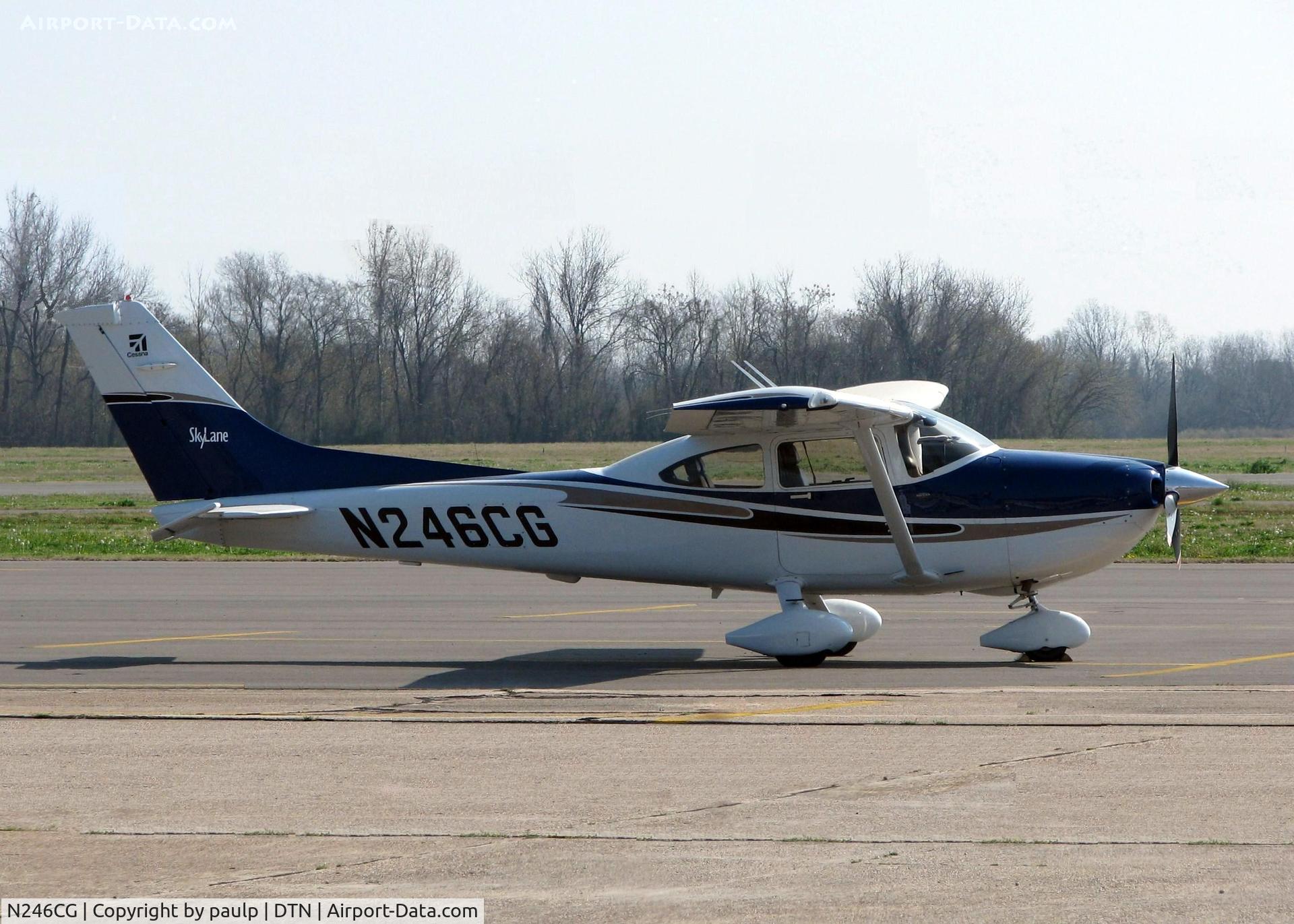 N246CG, 2004 Cessna 182T Skylane C/N 18281485, At Shreveport's Downtown Airport.