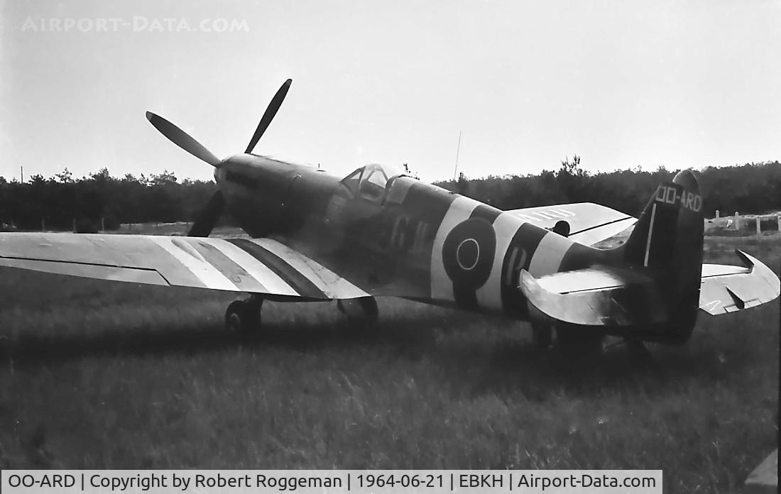 OO-ARD, 1943 Supermarine 361 Spitfire LF9C C/N CBAF.IX.533, COGEA NOUVELLE.Still painted in 340 SQD RAF colors for film 