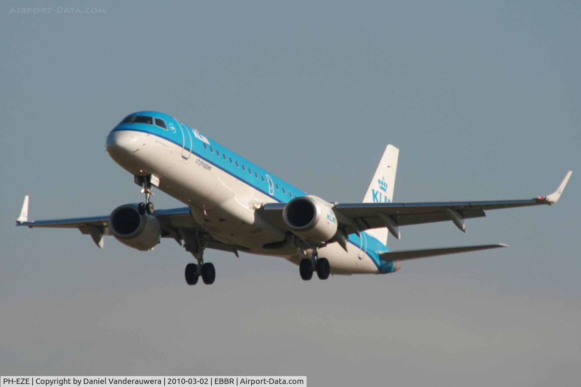 PH-EZE, 2009 Embraer 190LR (ERJ-190-100LR) C/N 19000288, Arrival of flight KL1723 to RWY 25L