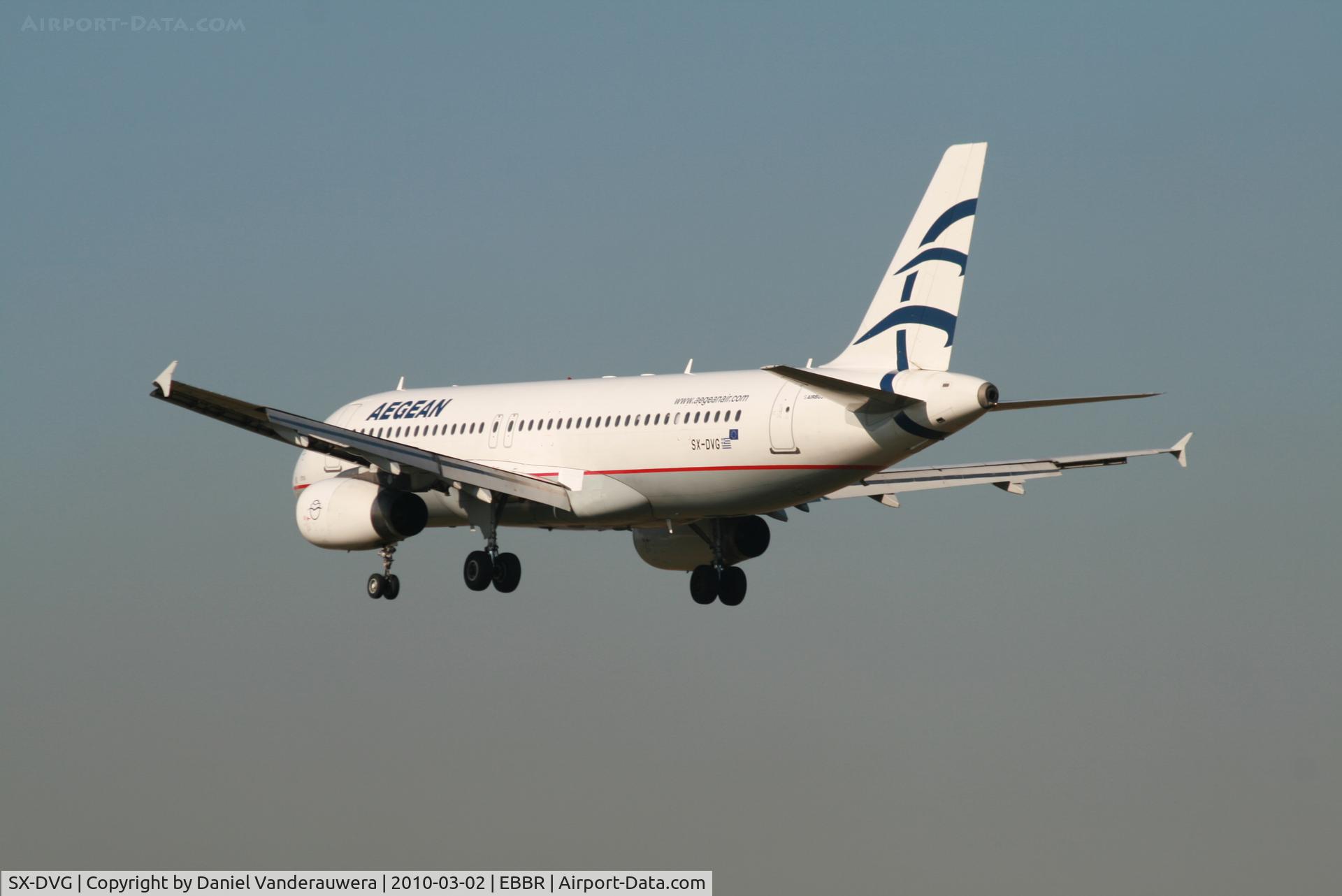 SX-DVG, 2006 Airbus A320-232 C/N 3033, Flight A3 620 is descending to RWY 25L