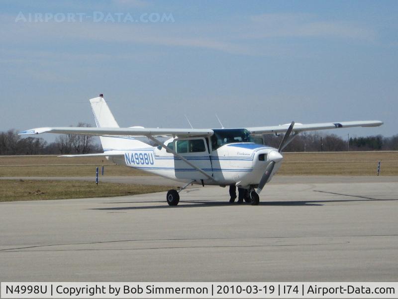 N4998U, 1965 Cessna 210E Centurion C/N 21058698, On the ramp at Urbana, Ohio