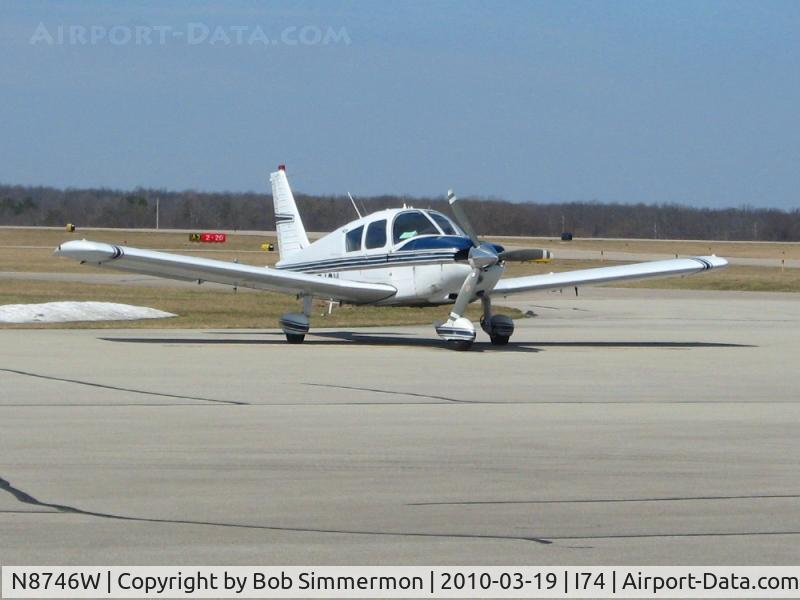 N8746W, 1964 Piper PA-28-235 C/N 28-10286, On the ramp at Urbana, Ohio