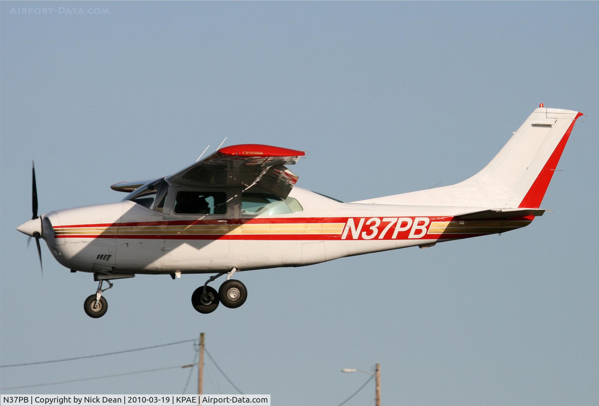 N37PB, 1972 Cessna T210L Turbo Centurion C/N 21059737, KPAE