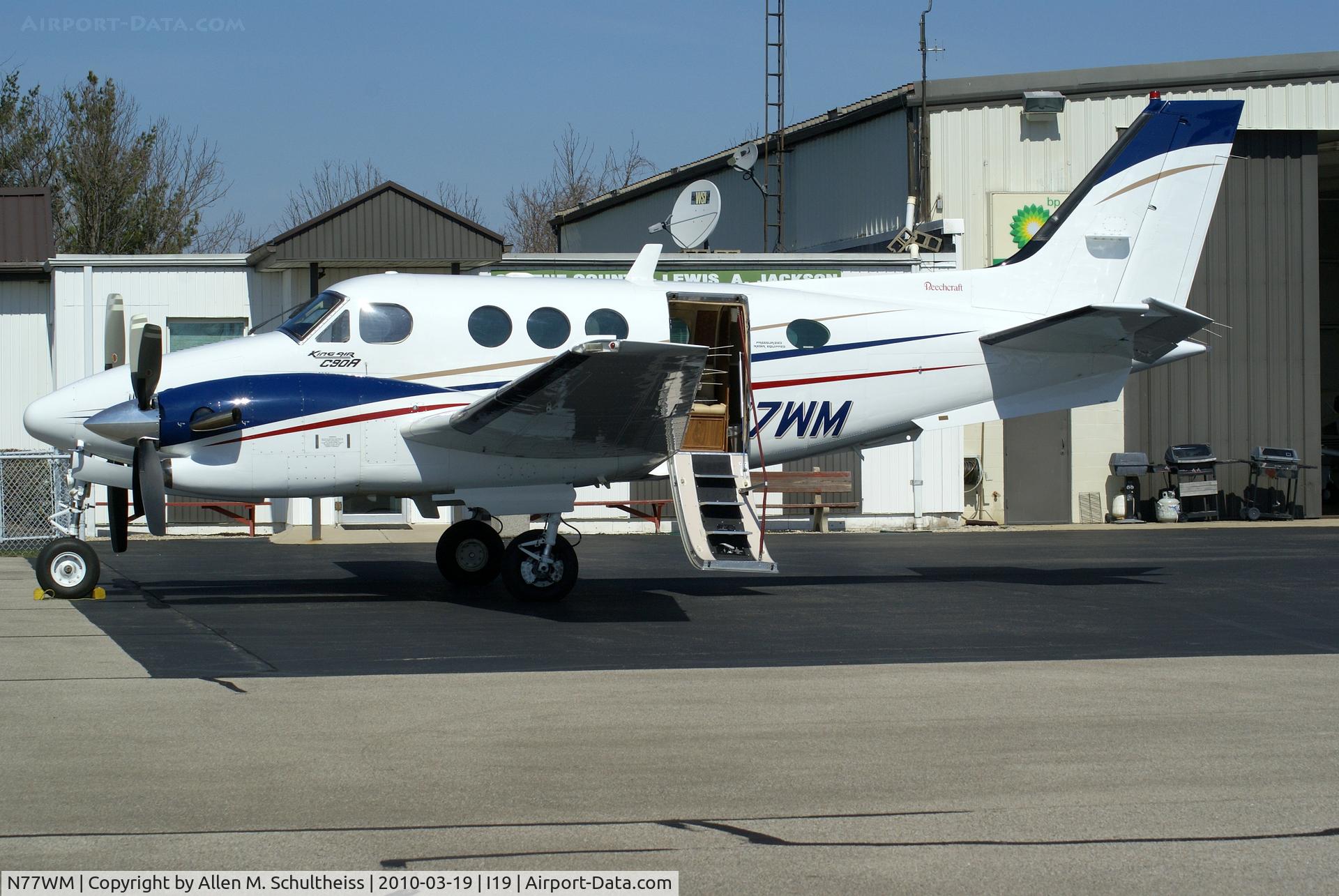 N77WM, 1986 Beech C90 King Air C/N LJ-1133, Beech C90