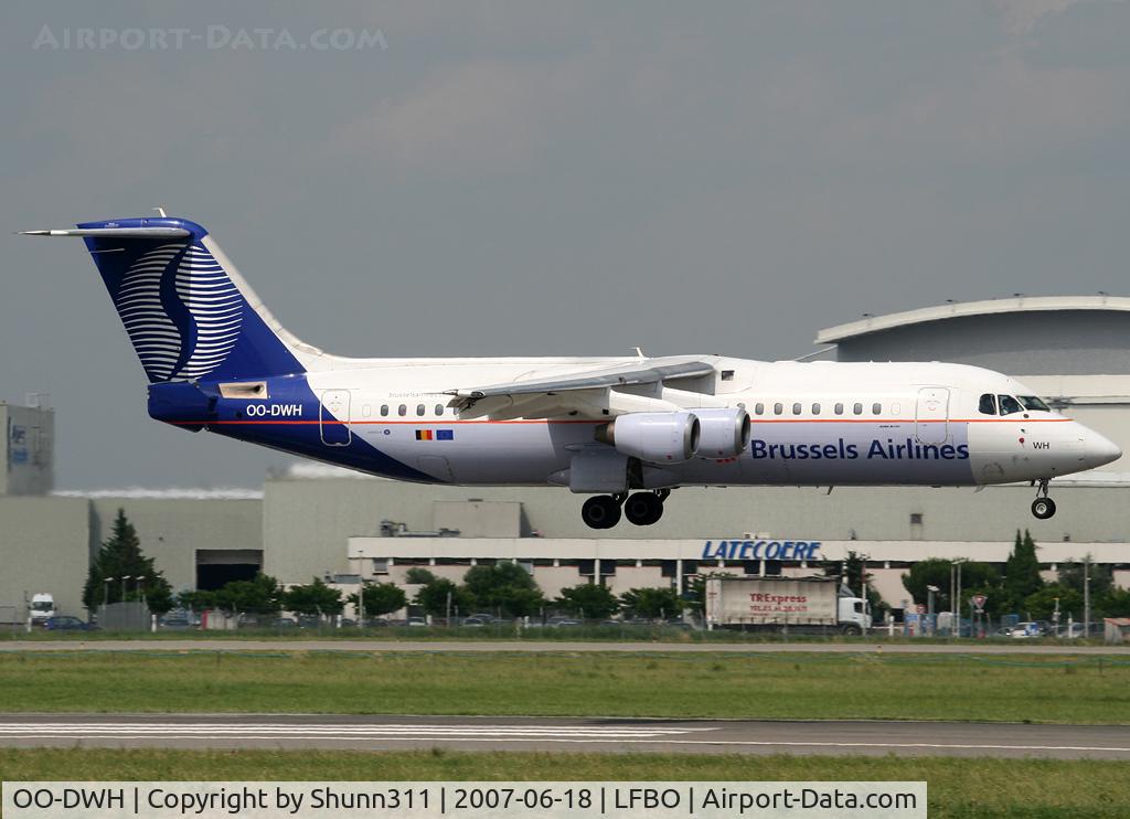 OO-DWH, 1998 British Aerospace Avro 146-RJ100 C/N E3340, Landing rwy 14R