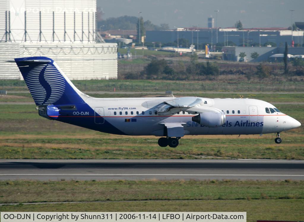 OO-DJN, 1995 British Aerospace Avro 146-RJ85 C/N E.2275, Landing rwy 14R