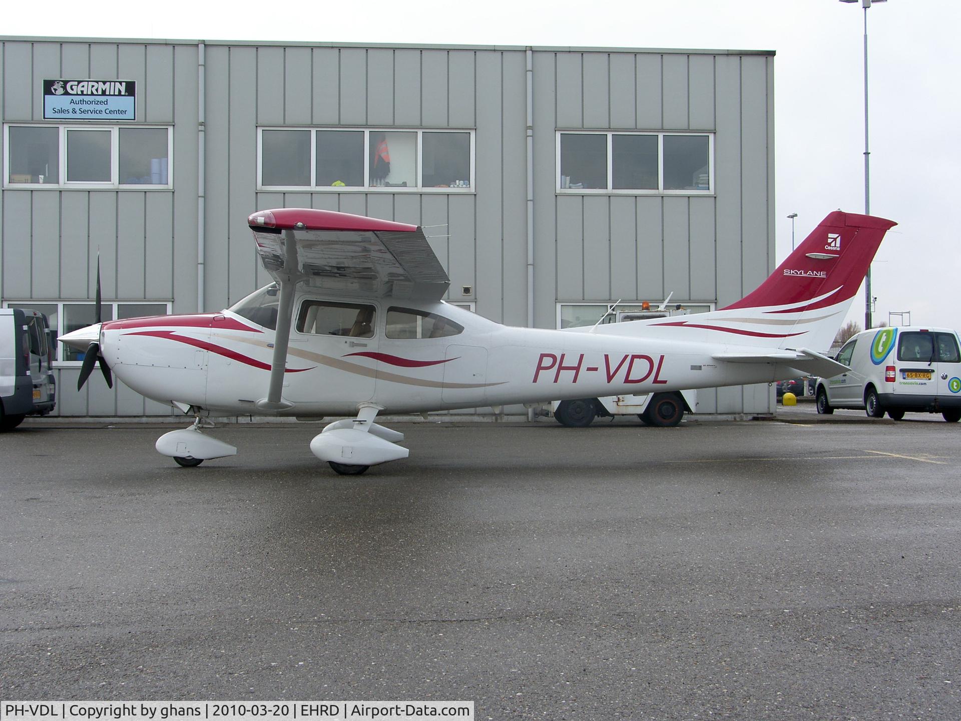 PH-VDL, 2008 Cessna 182T Skylane Skylane C/N 182-82134, During platformtour at the Dutch Spotters Convention